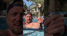 Föhre at im neuen "Alles ist weg" Musikvideo nicht einfach nur